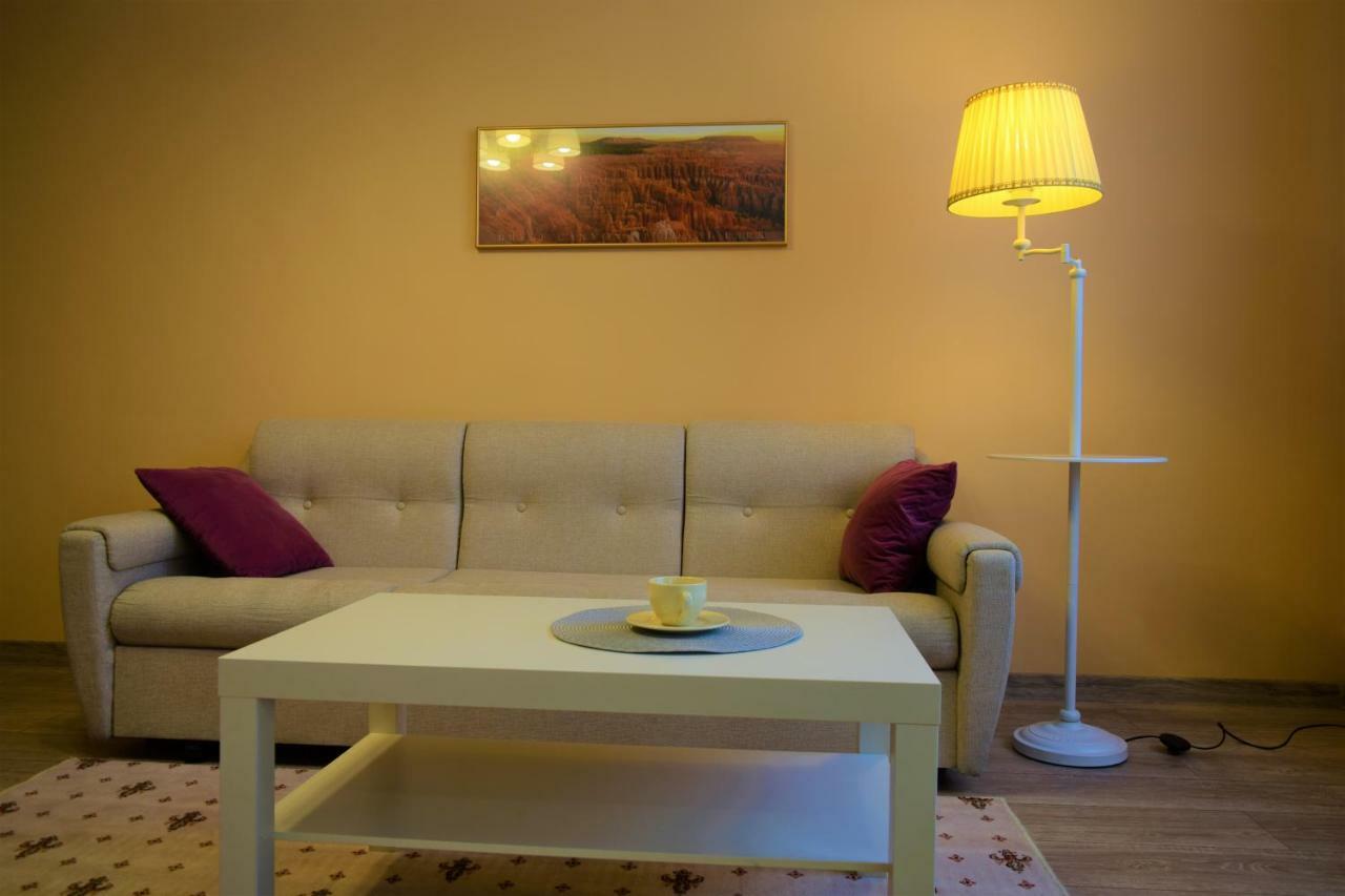 Central Comfortable One-Bedroom Apartment Chisinau Luaran gambar